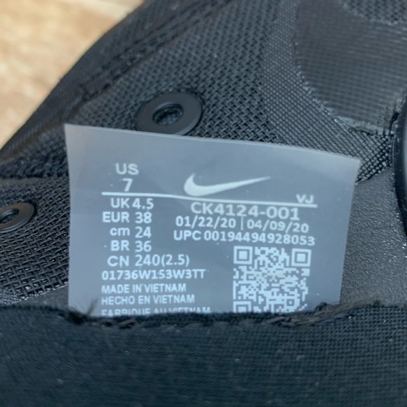 Air Max Up Sneaker sz 7 - Picture 10 of 11